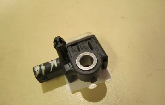 Volkswagen Caddy Airbag deployment crash/impact sensor