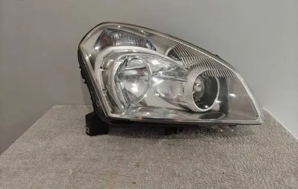 Nissan Qashqai Headlight/headlamp