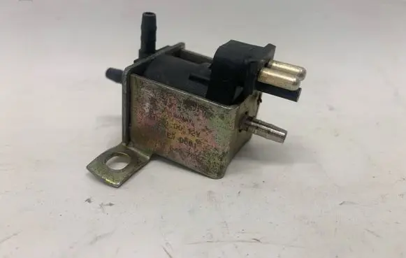 Mercedes-Benz E W124 Turbo solenoid valve 0015407097 A0015407097