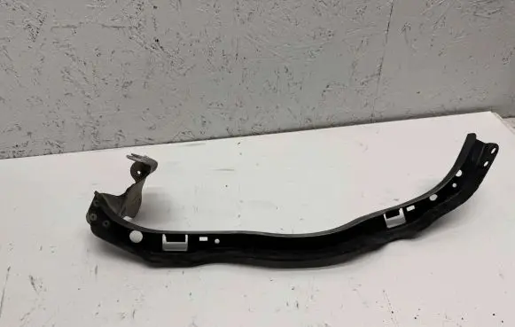Subaru Outback Headlight/headlamp mounting bracket