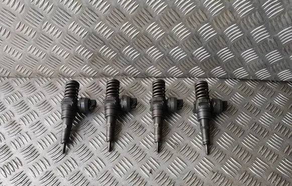 Audi A4 S4 B7 8E 8H Fuel injectors set 0414720229 038130073bj