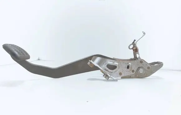Toyota Avensis T270 Brake pedal