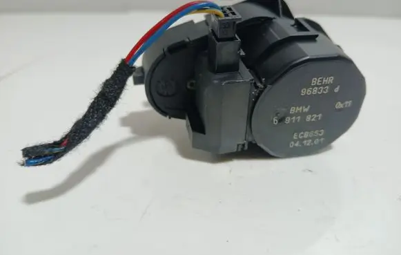 BMW 7 E65 E66 Air flap motor/actuator 6911821