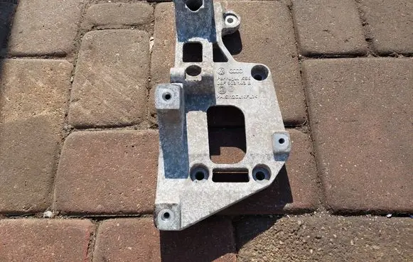 Audi A3 S3 8L A/C compressor mount bracket 06F903143B