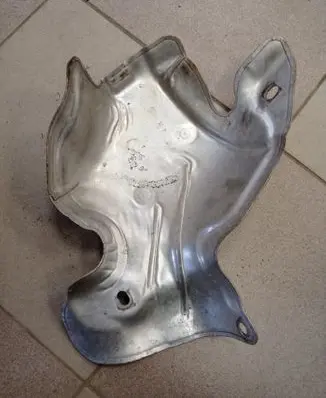 Volvo XC60 Heat shield in engine bay 30696284 09W36 R151A