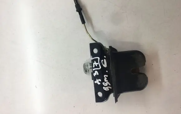 Audi A3 S3 8L Tailgate/trunk/boot lock/catch/latch 8L0827505E