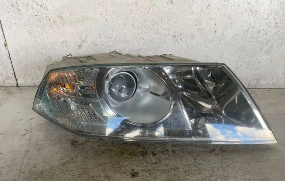 Skoda Octavia Mk2 (1Z) Headlight/headlamp dust cover 4SHX13K046AA