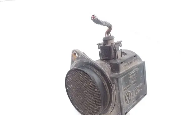 Volkswagen Golf III Mass air flow meter 074906461 71822101