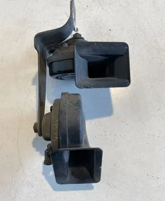 BMW 5 E60 E61 Horn signal