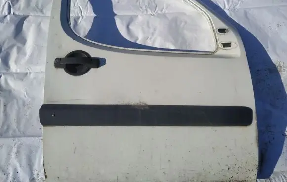 Fiat Doblo Front door baltos