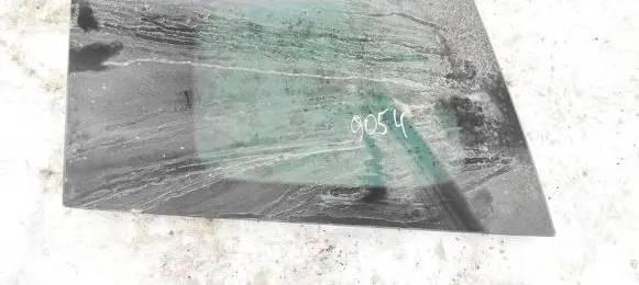 Mazda 5 Rear side window