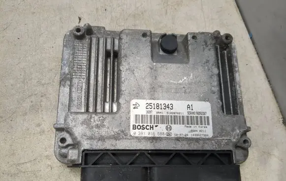 Opel Antara Engine control unit/module 25181343 5102070211 0281016588
