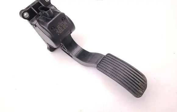 Mercedes-Benz Sprinter W906 Accelerator throttle pedal A9063000404 0280755023 ZGS009Q012