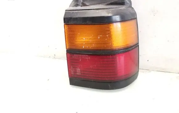 Volkswagen PASSAT B3 Rear/tail lights 333945112
