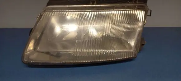 Volkswagen PASSAT B5 Headlight/headlamp 205080B