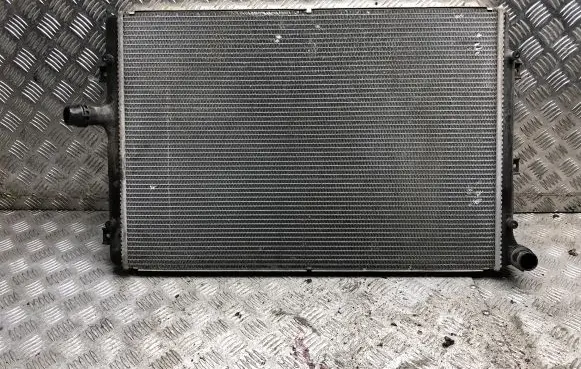 Volkswagen PASSAT B6 Coolant radiator 3C0121253Q