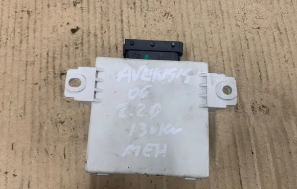 Toyota Avensis T250 Window wiper relay 150696