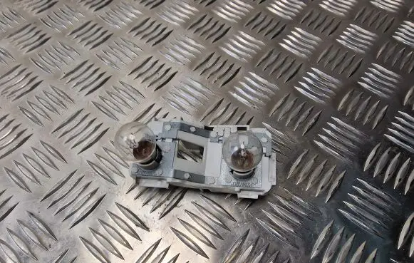 Audi A4 S4 B7 8E 8H Tail light bulb cover holder 484652R