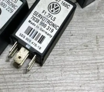 Volkswagen Touareg I Other relay 7l6907160c