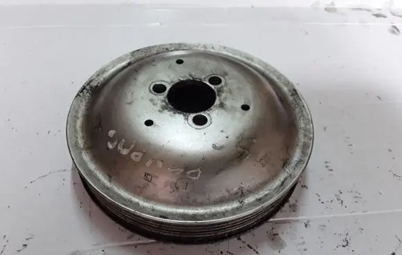 Audi A6 S6 C6 4F Water pump pulley 06E121031A
