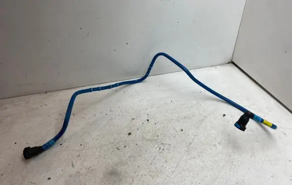 Volkswagen Touran III Fuel line pipe 5WA201294B