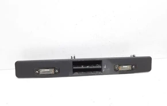 Volvo XC90 Trunk door license plate light bar 30699743 30753110