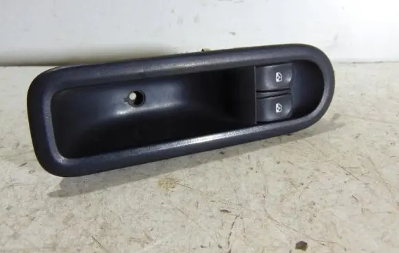Renault Twingo II Quarter vent window switch 