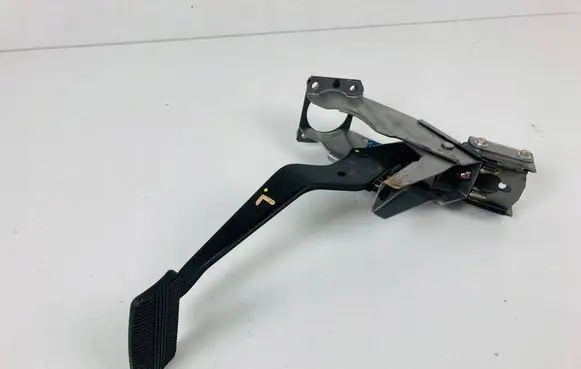Mercedes-Benz X-class W470 Brake pedal 