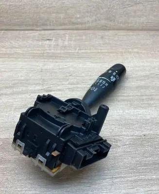 Toyota Yaris Wiper control stalk 173647 02290173738