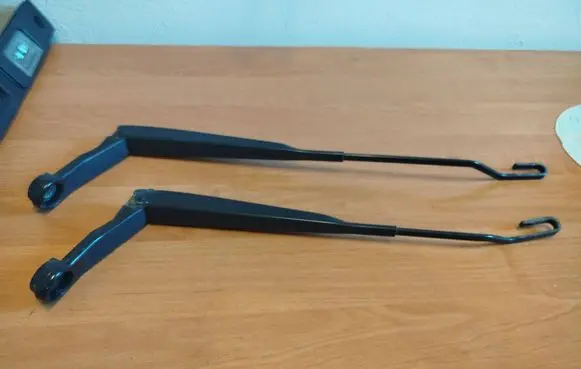 Nissan Micra Front wiper blade arm 80008647 AS12Q