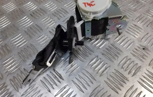 Peugeot 5008 Middle seatbelt (rear) 