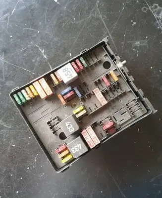 Volkswagen Touran I Fuse box set 1K0937804B 1K0937800G L1T000034