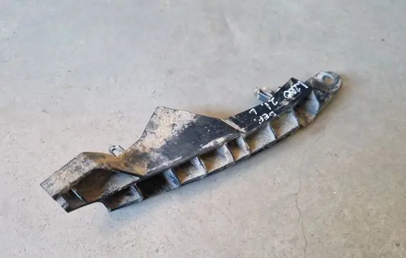 Mitsubishi L200 Front bumper mounting bracket 