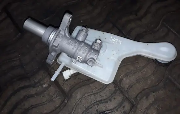 Ford Focus Master brake cylinder G1FY2C246BA