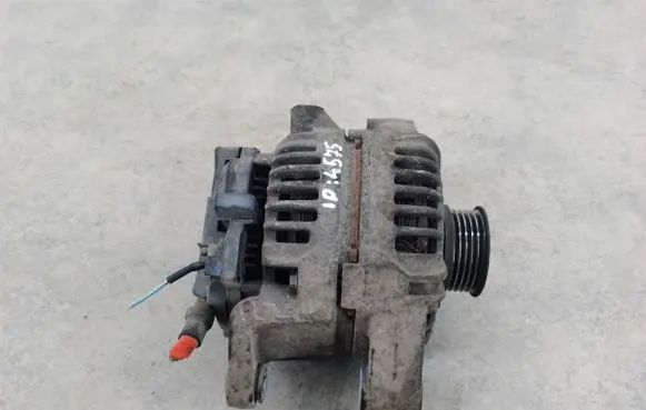 Opel Zafira B Generator/alternator 55556071