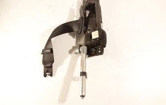 Volvo V50 Front seatbelt 8639692