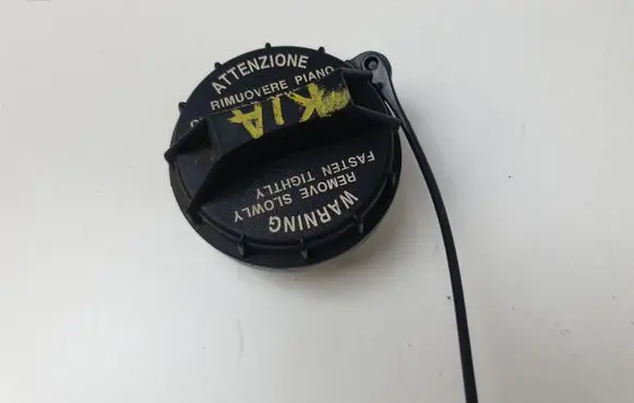 KIA Sportage Fuel tank filler cap 