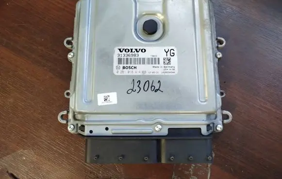 Volvo V60 Engine control unit/module 31336983 0281018414