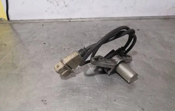 Audi A4 S4 B5 8D Crankshaft position sensor 078905389C 078905381A