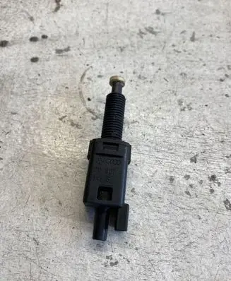 Audi A4 S4 B5 8D Brake pedal sensor switch 811907