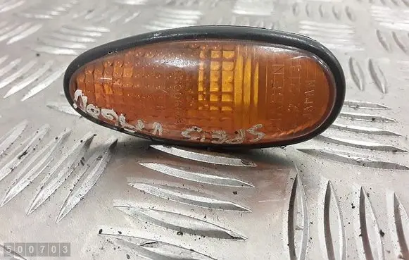Mitsubishi Pajero Front fender indicator light 1132213