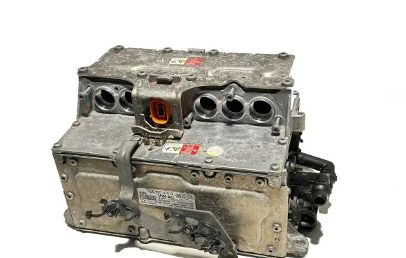 Volkswagen Golf VII Other engine bay part 5QE907070Q 19918