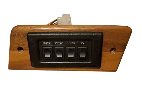 Chevrolet Astro AUX in-socket connector AT106-4ST