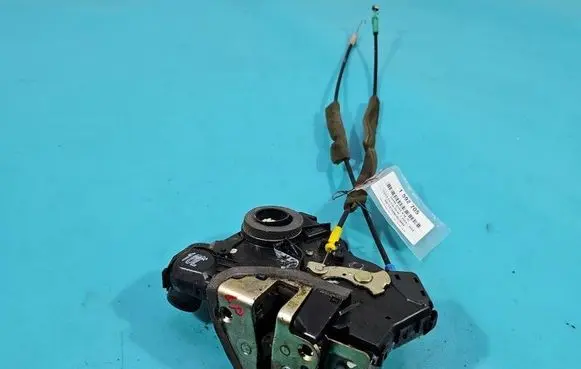 Toyota Corolla Verso E121 Front door lock IMPRK1592705