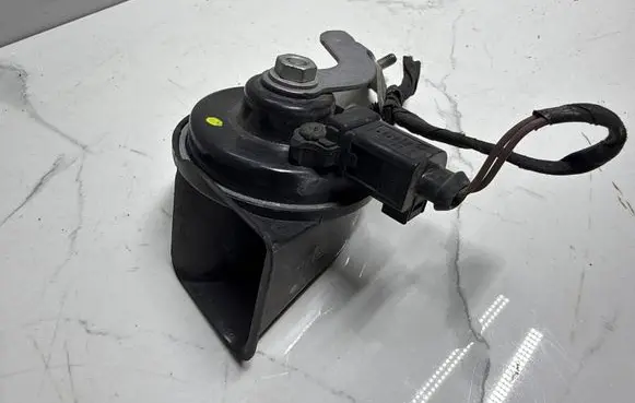 Audi S5 F5 Horn signal 8W0951223