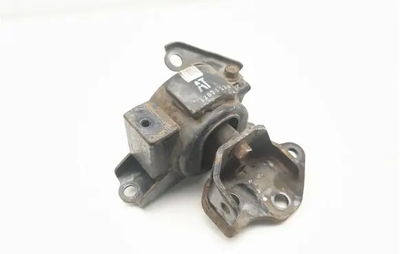 Engine mount bracket