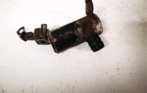 Volvo V70 Windscreen/windshield washer pump 9169611
