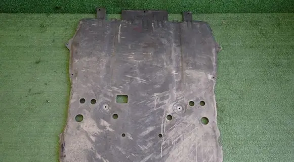Citroen DS7 Crossback Engine splash shield/under tray 9846913380