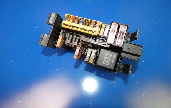 Mercedes-Benz C W205 Fuse module A2059067200 1508020003 19261000002