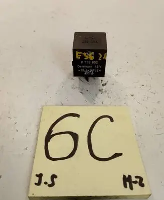 BMW 3 E36 Other relay 8357852